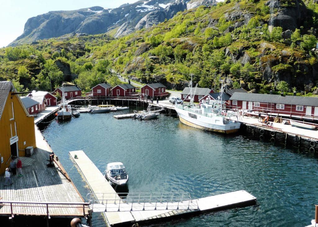 Small port in a Norwegian village - Baboo Travel