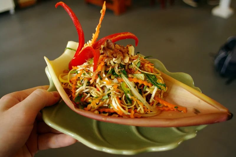 Boshi Mashuni (Banana Flower Salad)