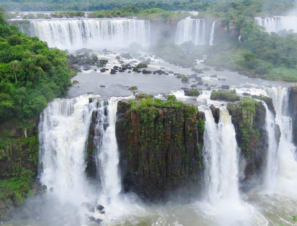 ¿Qué lado de las cataratas del Iguazú es mejor visitar?
