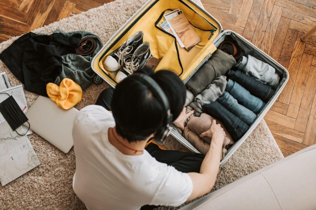 Packing clothes - Baboo Travel