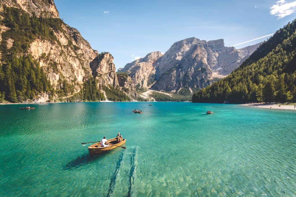 green travel - lake - baboo