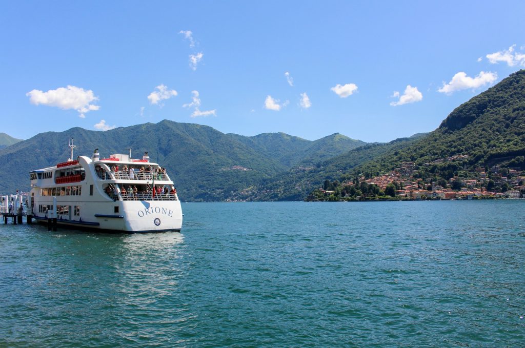 lake como ferry