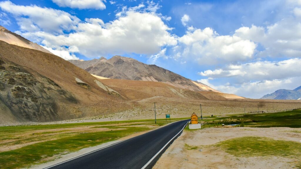 road to leh