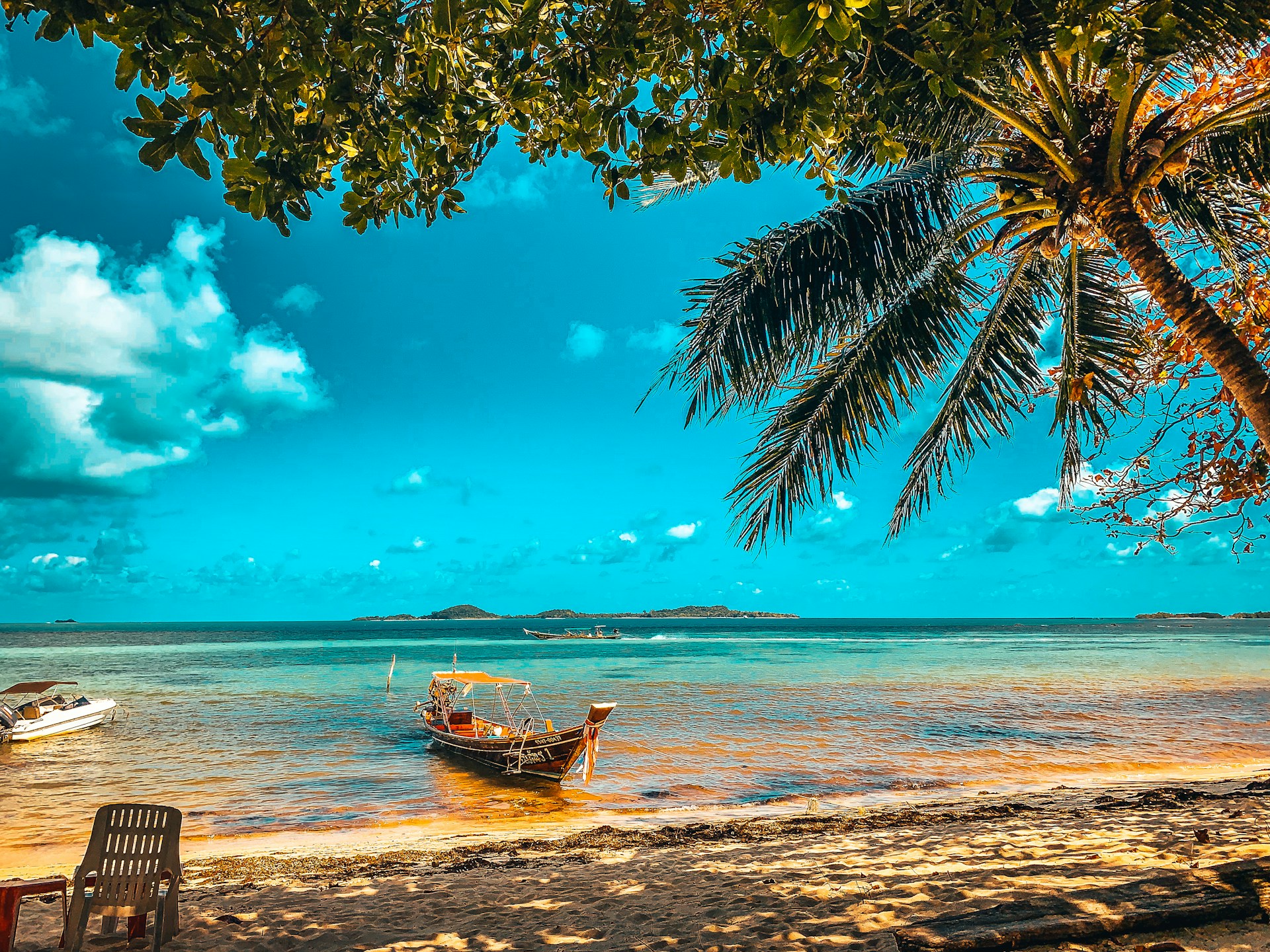 boat on koh samui