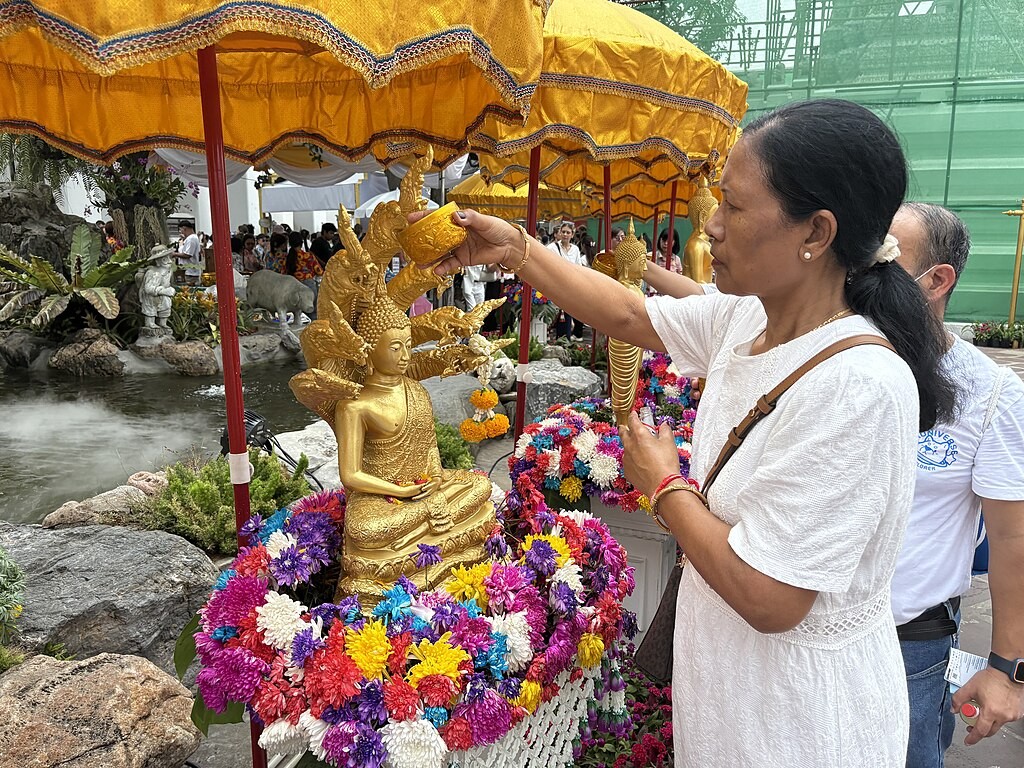 songkran prayer
