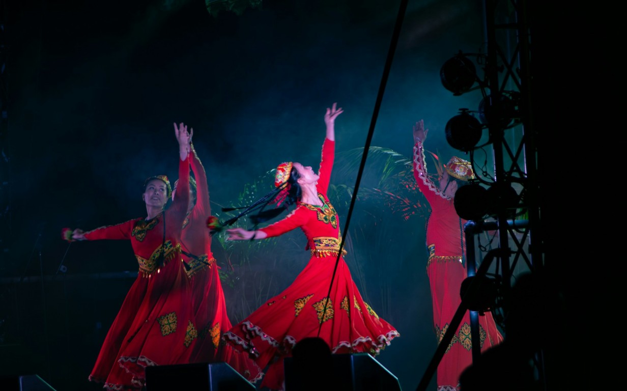 women dancing on stage for new year in new zealand