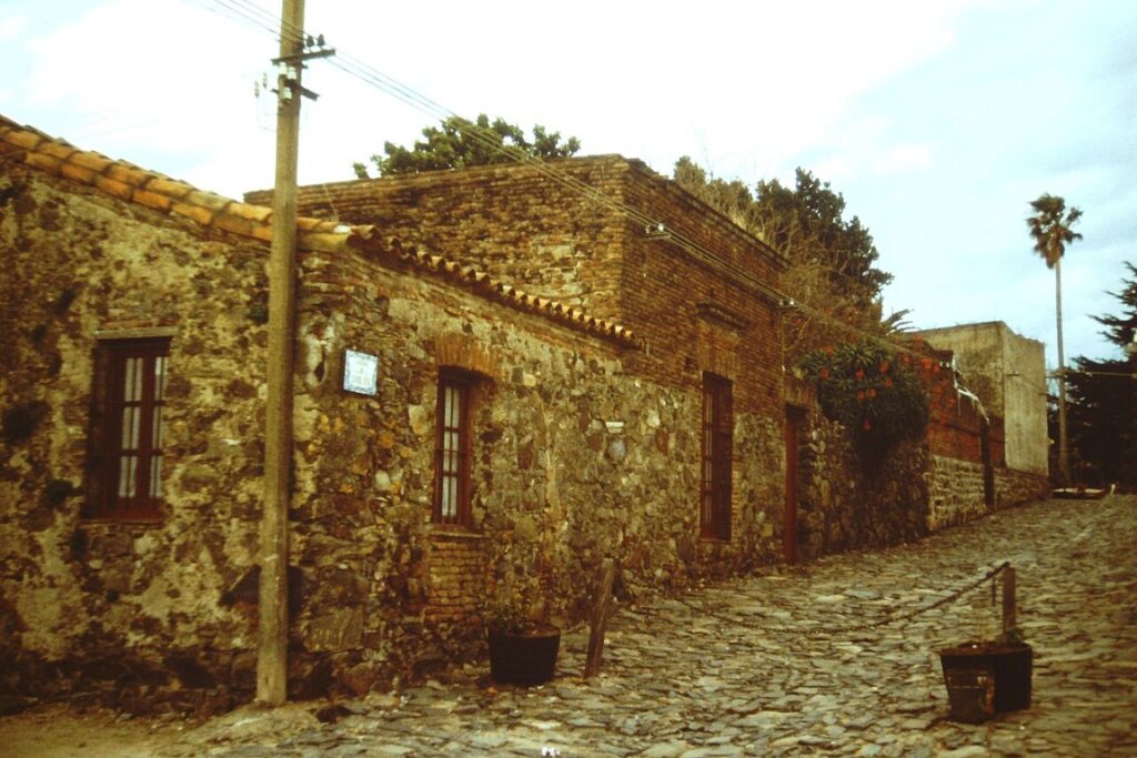 Barrio Hist&oacute;rico building uruguay