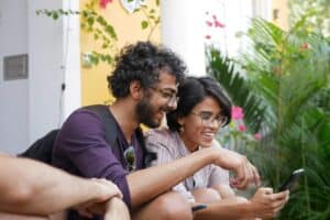 tourists using baboo AI to travel