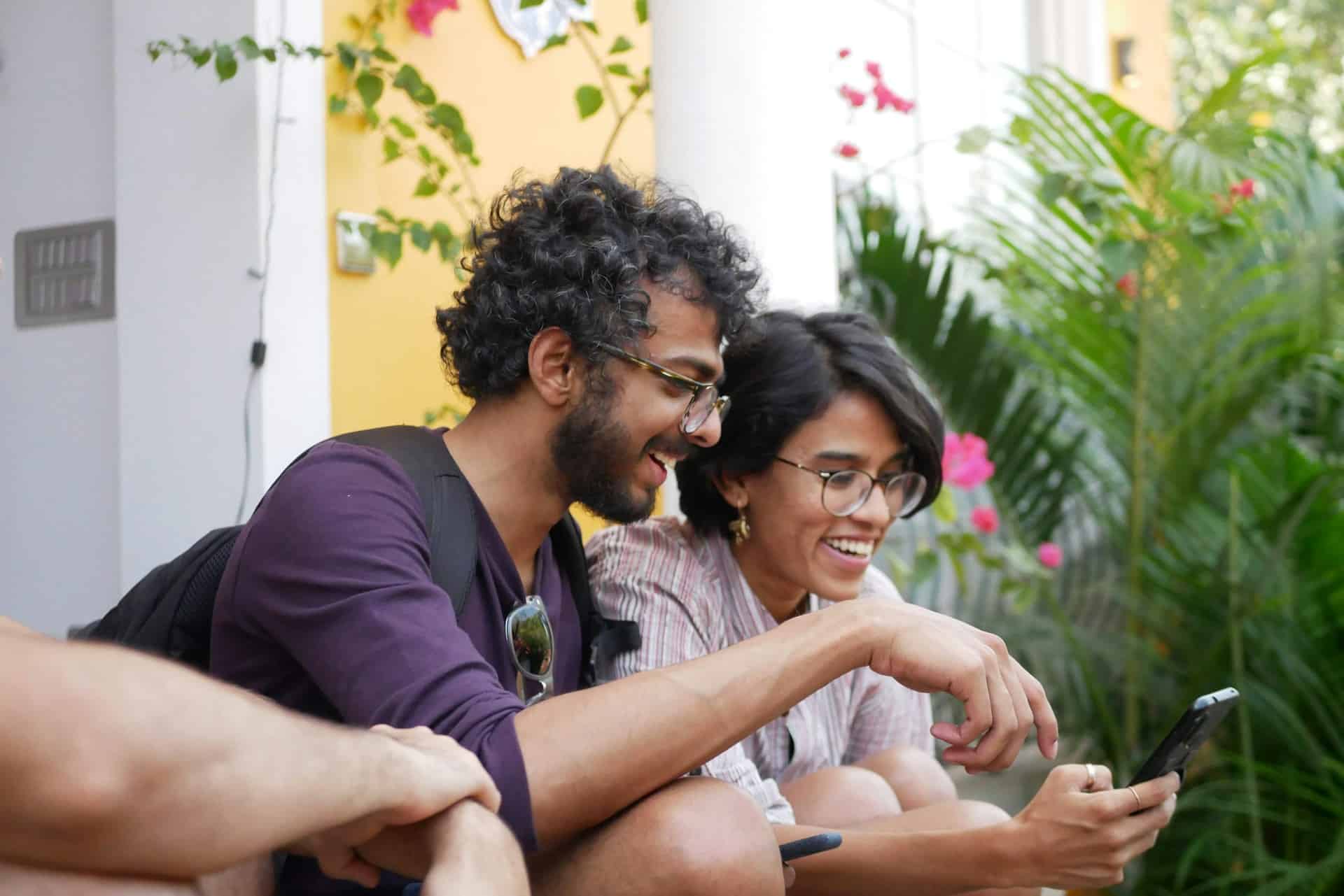 tourists using baboo AI to travel
